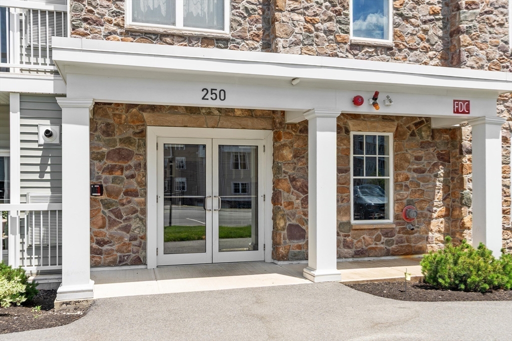 250 Martins Landing 409