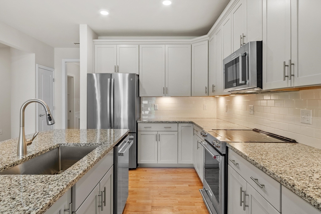 250 Martins Landing 409