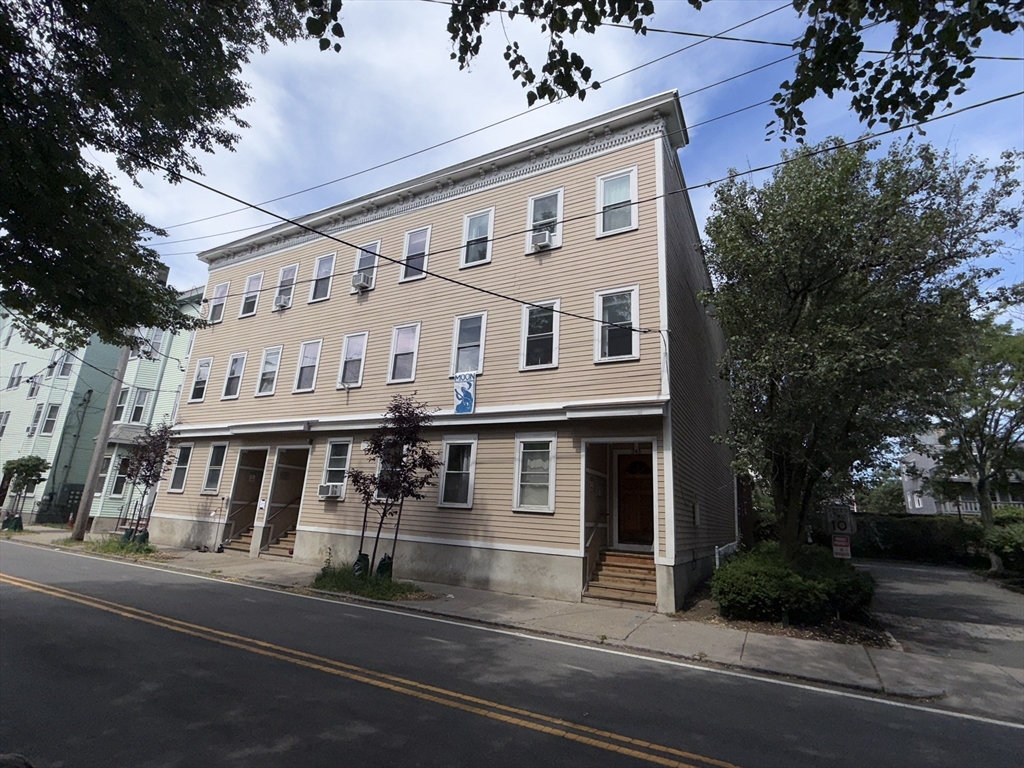 Photo of 243 Columbia ST, Cambridge, MA