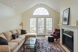 410 Salem St 811