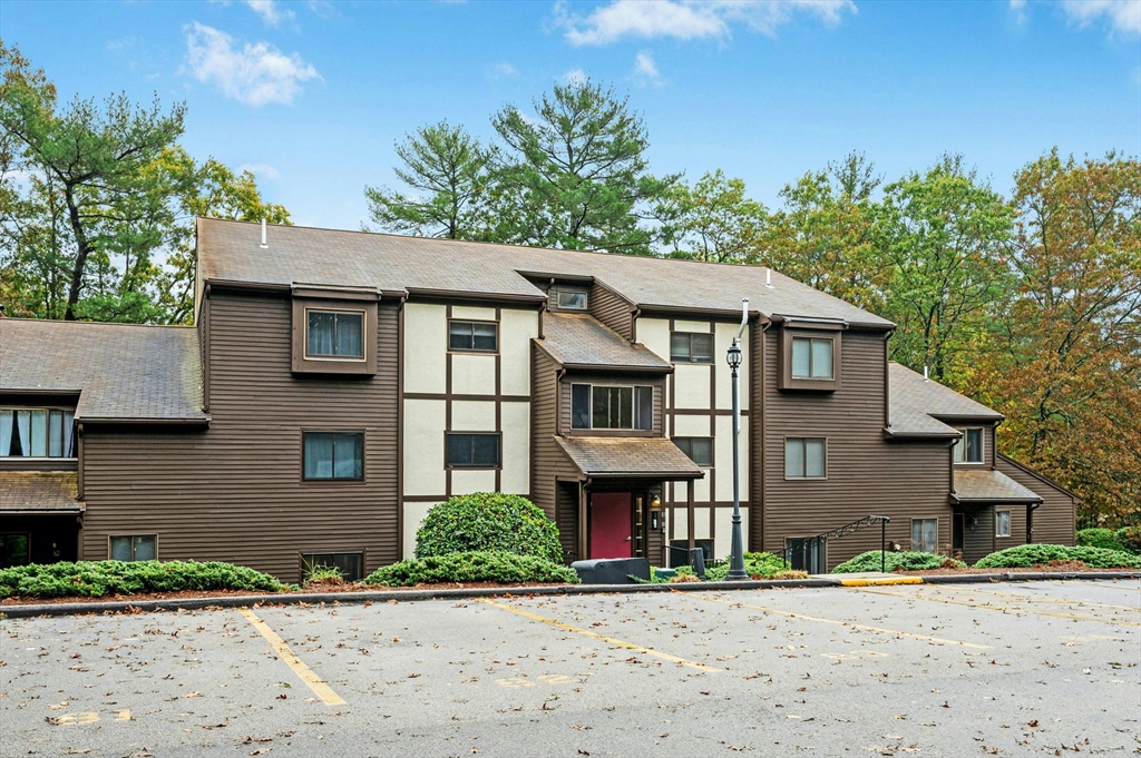 83 Highwood Drive 83