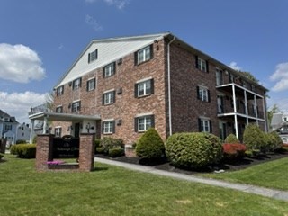 Photo of 305 Pine St, Lowell, MA