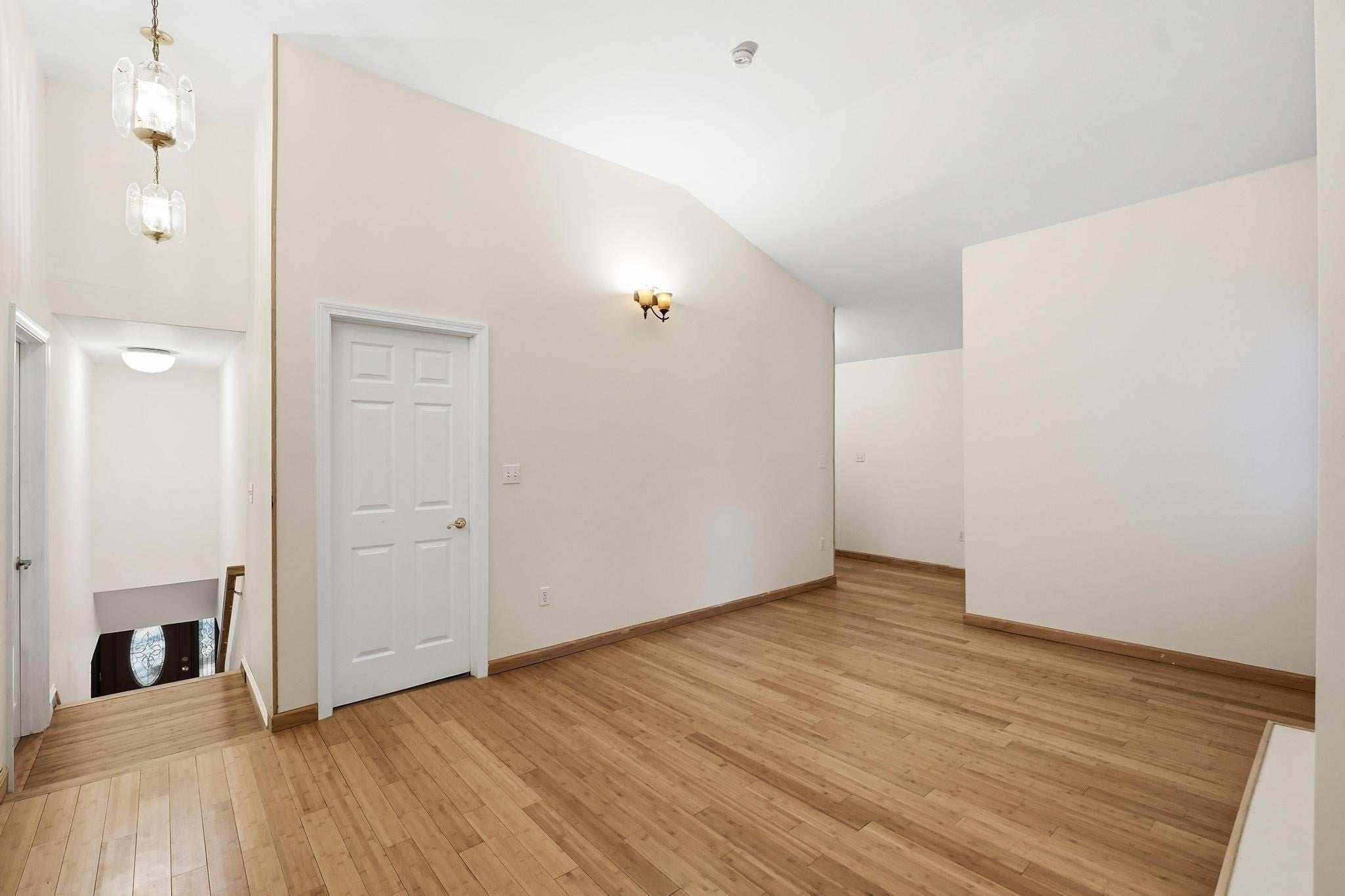 17 Pathwood Ave, Burlington, MA Photo #19