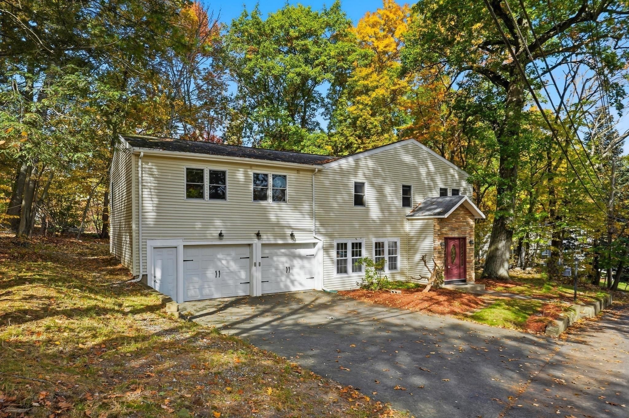 17 Pathwood Ave, Burlington, MA Photo #38