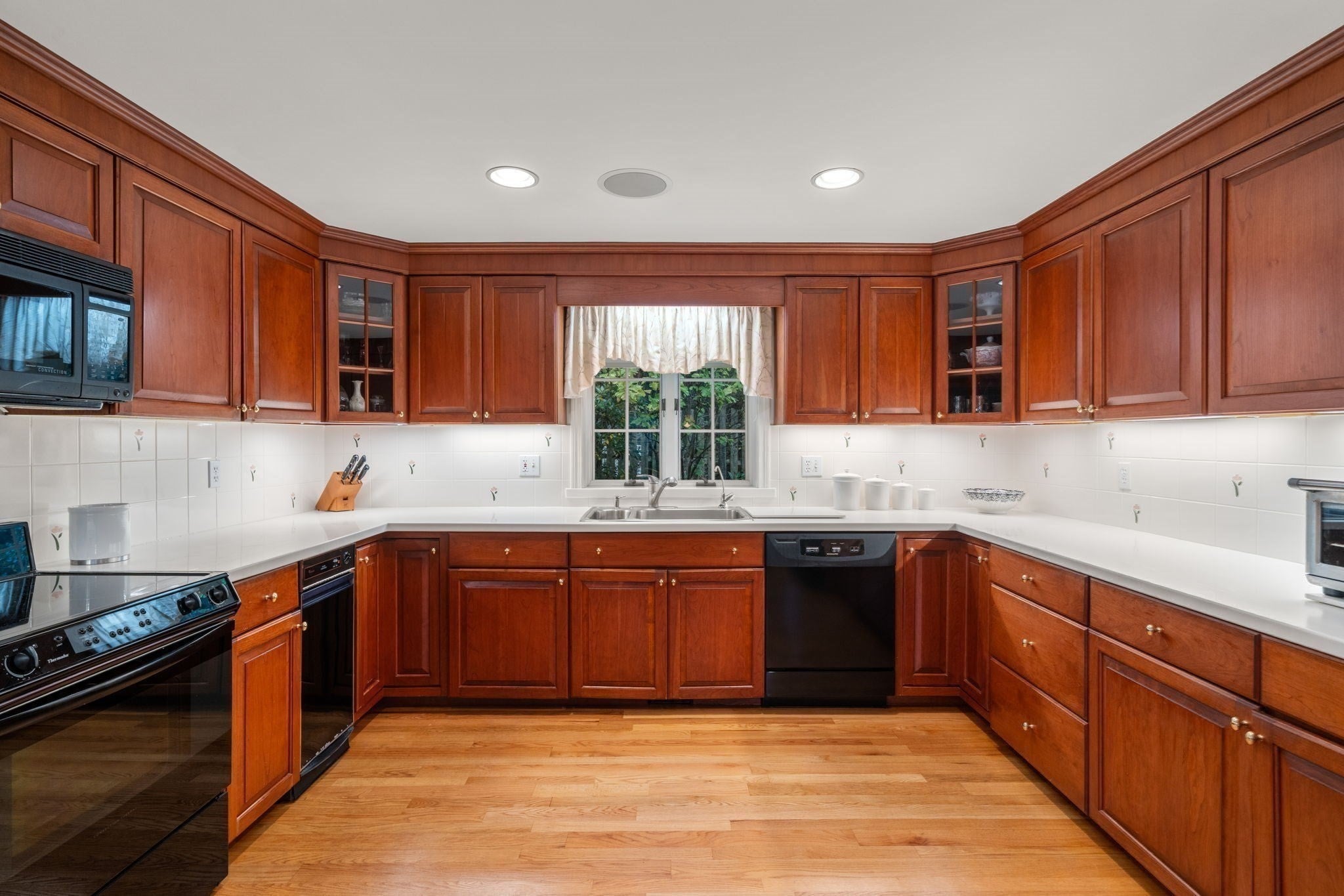 9 Oakley Rd, Dover, MA, 9 Oakley Rd, Dover, MA Photo #8