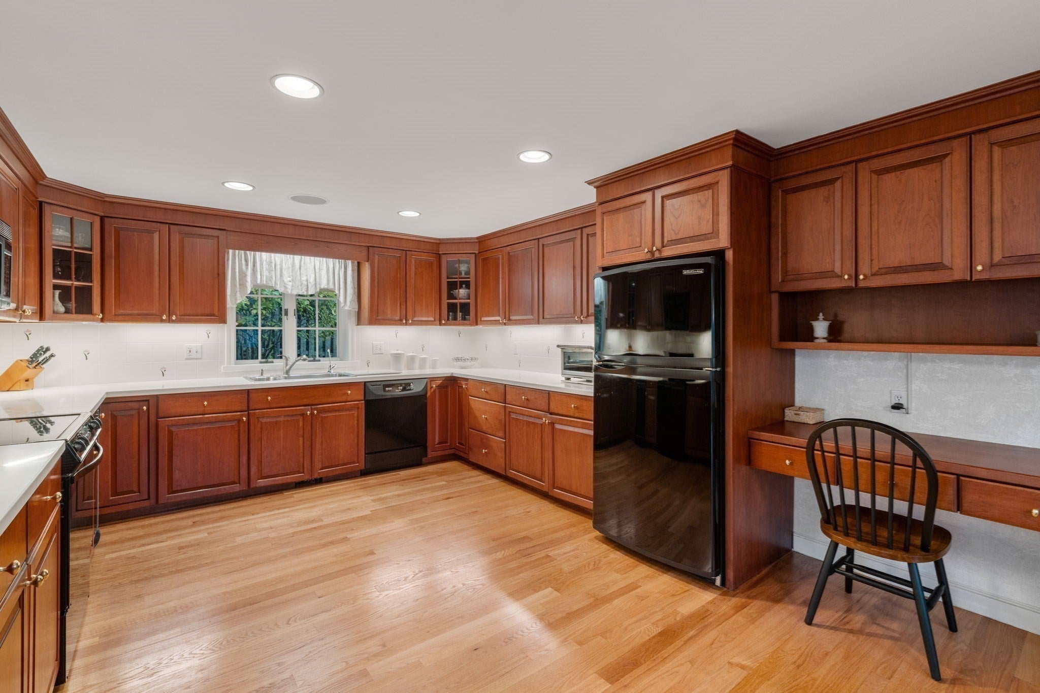 9 Oakley Rd, Dover, MA, 9 Oakley Rd, Dover, MA Photo #7