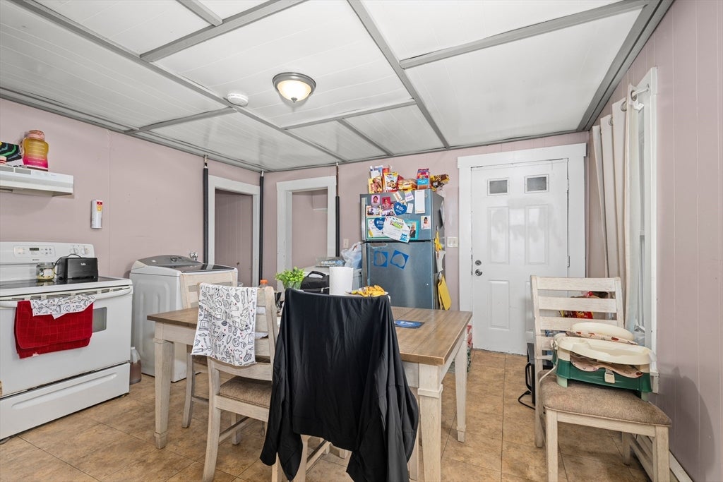 102 Sayles Street, Southbridge, MA Photo #11