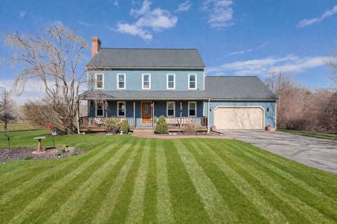 Photo of 655 Allen Ave, North Attleboro, MA 02760 (MLS # 73497569)