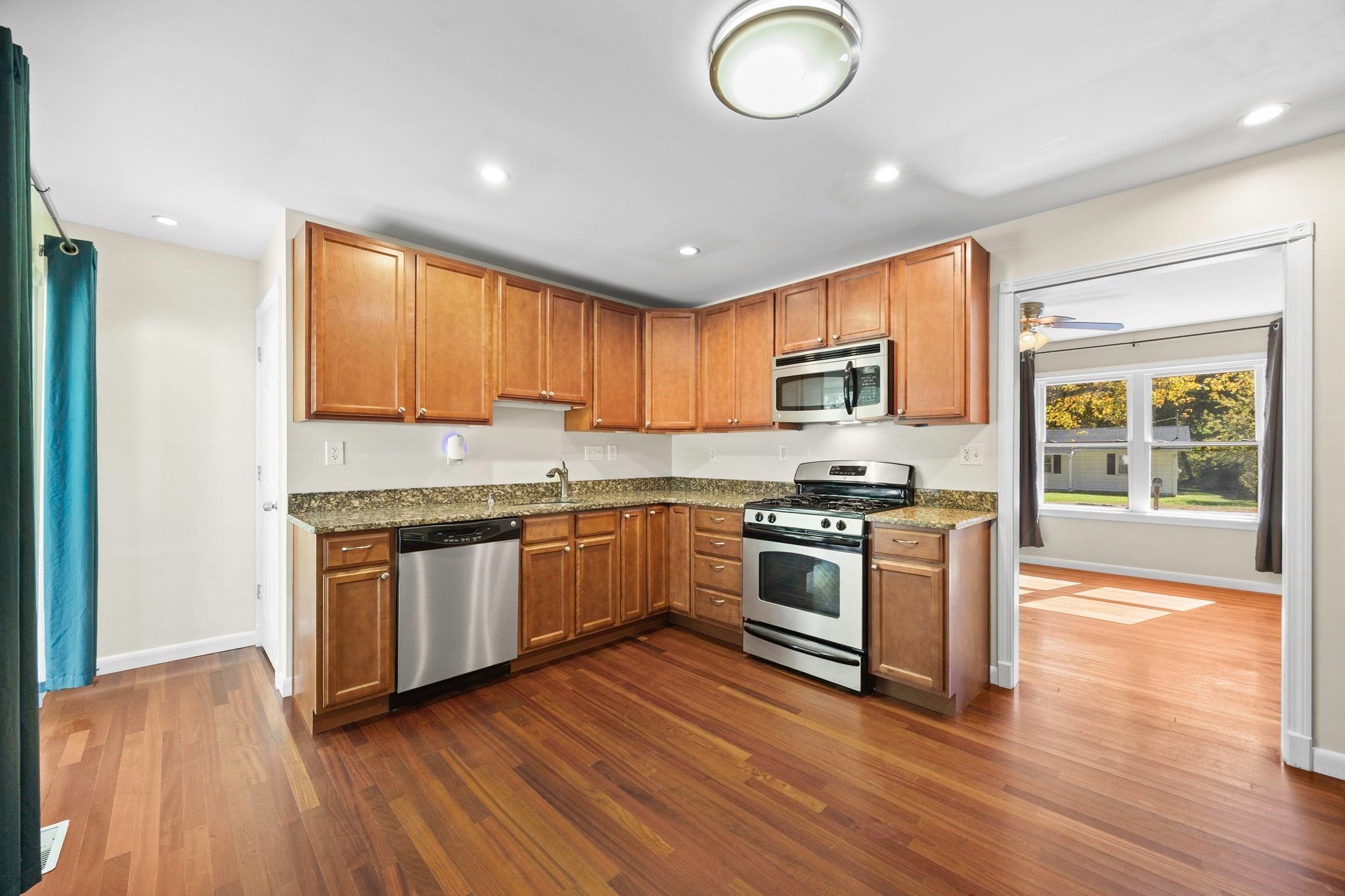 699 Benson Road, Northbridge, MA Photo #4