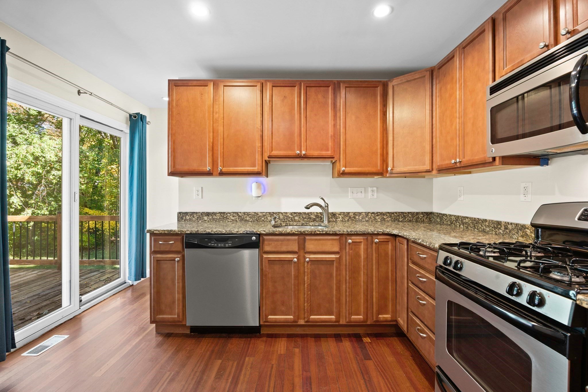 699 Benson Road, Northbridge, MA Photo #5