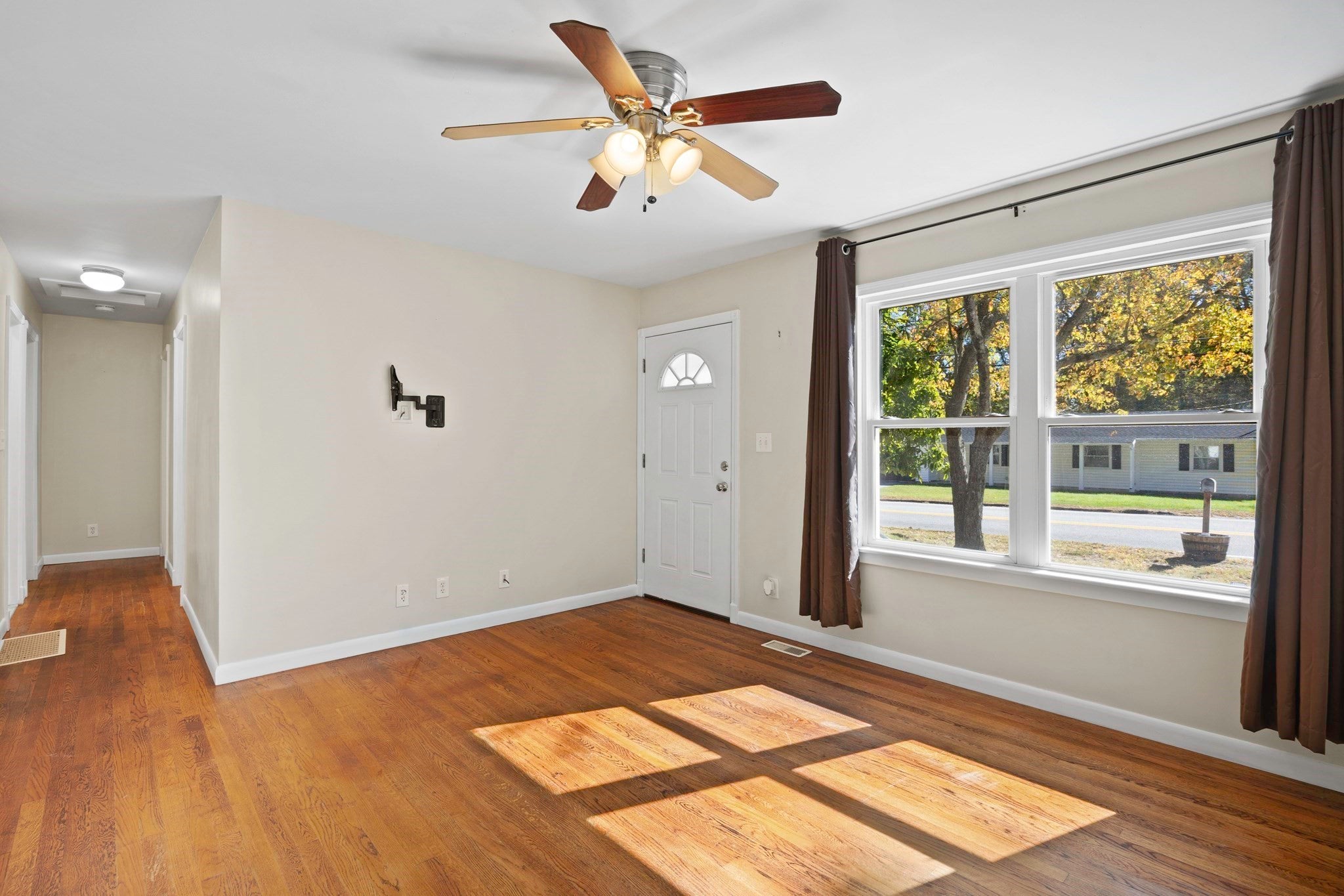 699 Benson Road, Northbridge, MA Photo #8