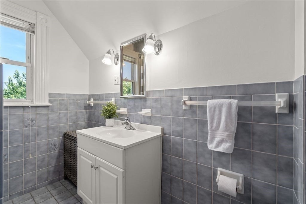 129 Maple Street, Lynn, MA, 129 Maple Street, Lynn, MA Photo #17