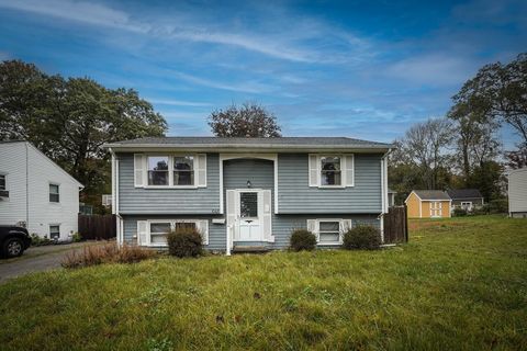Photo of 1069 Cherokee St, New Bedford, MA 02745 (MLS # 73444656) Photo of 1069 Cherokee St, New Bedford, MA 02745 (MLS # 73444656)