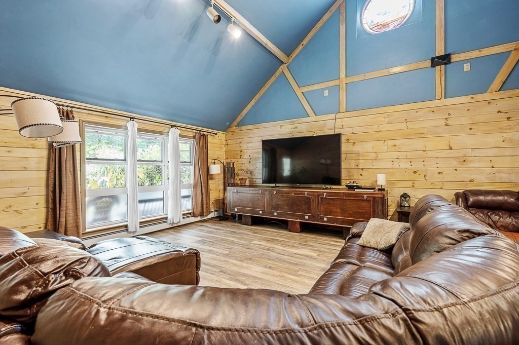 18 Old Worcester Rd Ext