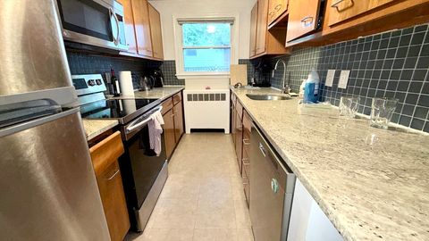 Photo of 8 Kenwood St #2, Cambridge, MA 02141 (MLS # 73522569)