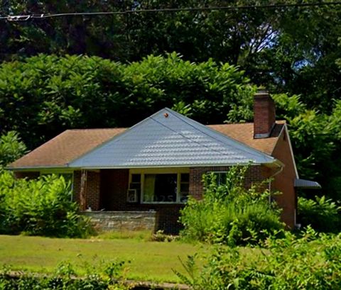 58 Hearthstone Ter Chicopee MA 01020