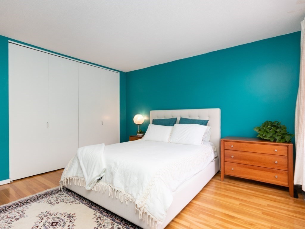 Watertown, Massachusetts 02472, United States, 2 Bedrooms Bedrooms, ,1 BathroomBathrooms,Residential,Active,127973