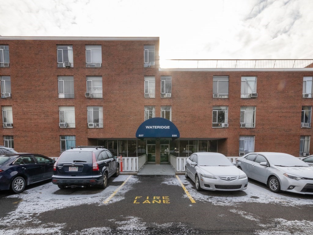 Watertown, Massachusetts 02472, United States, 2 Bedrooms Bedrooms, ,1 BathroomBathrooms,Residential,Active,127973