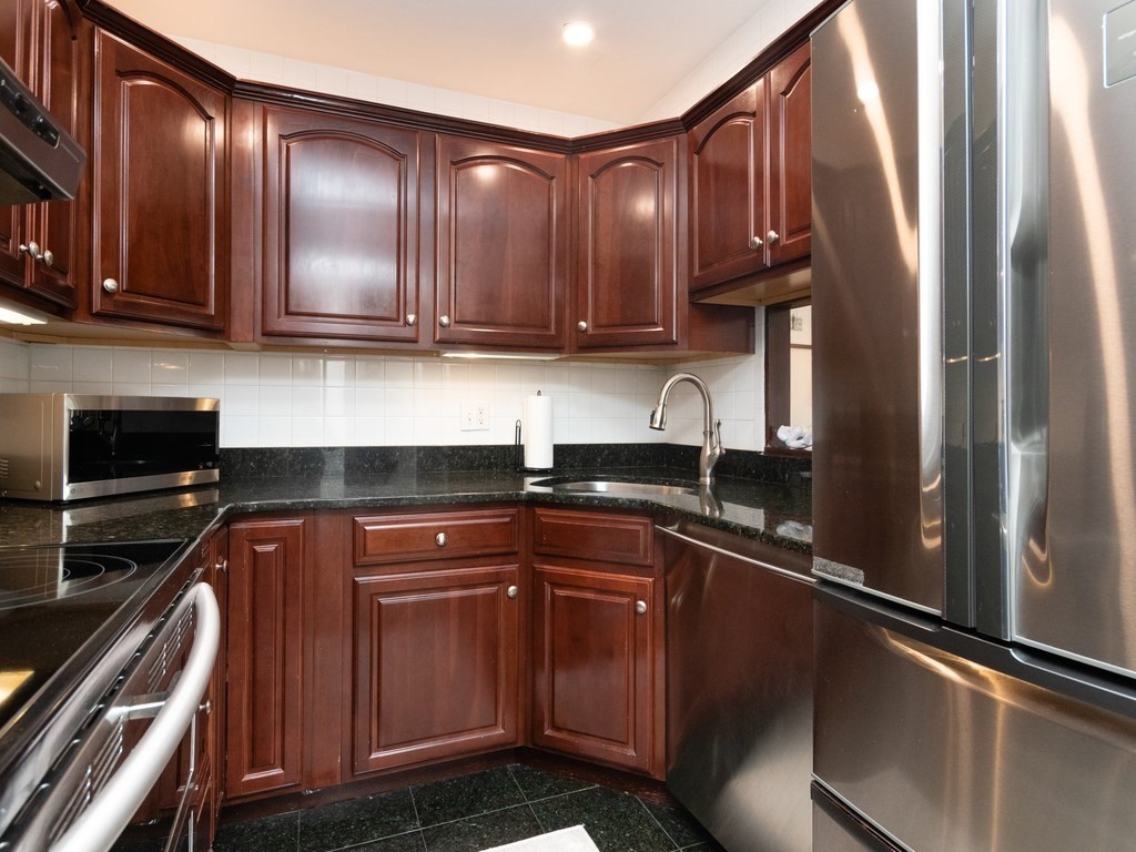 Watertown, Massachusetts 02472, United States, 2 Bedrooms Bedrooms, ,1 BathroomBathrooms,Residential,Active,127973