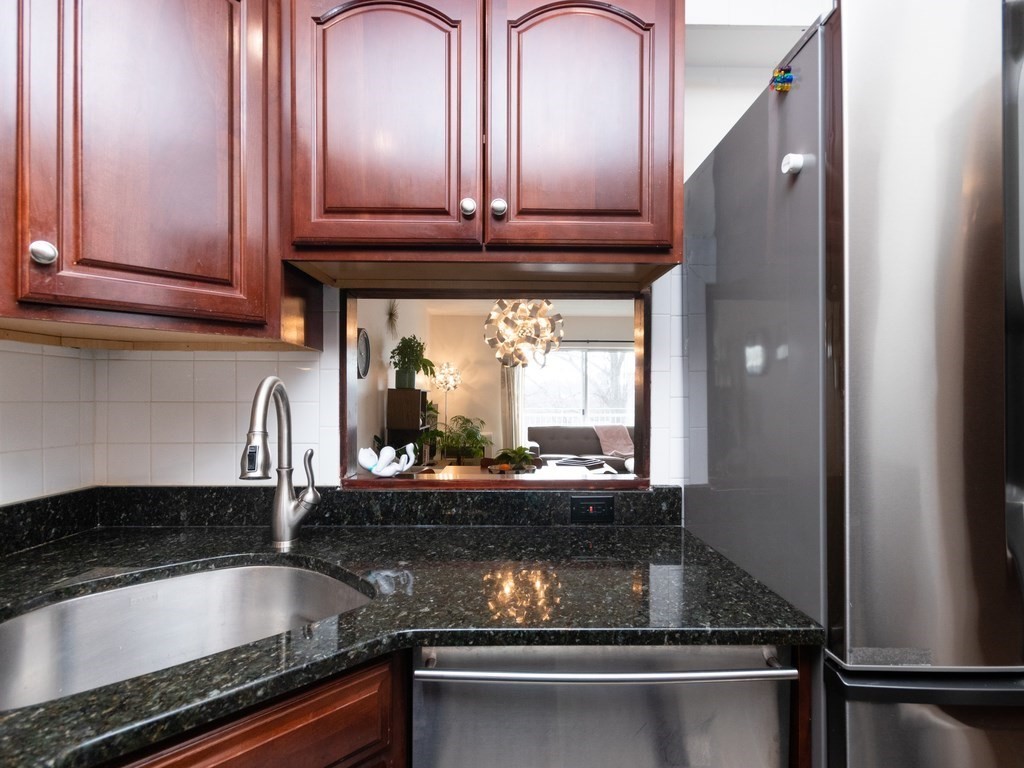 Watertown, Massachusetts 02472, United States, 2 Bedrooms Bedrooms, ,1 BathroomBathrooms,Residential,Active,127973