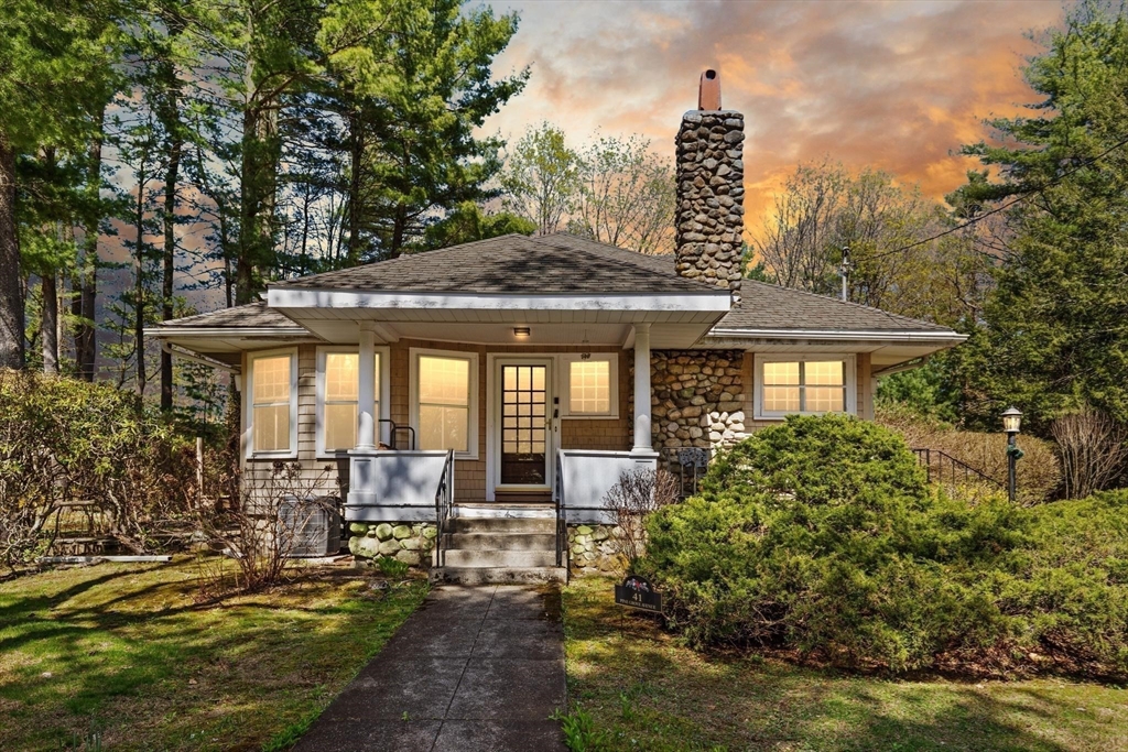 41 Pine Grove Ave