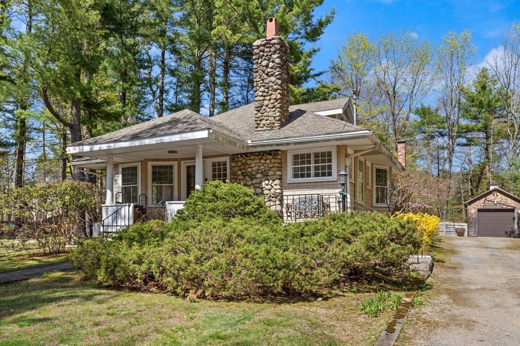 41 Pine Grove Ave