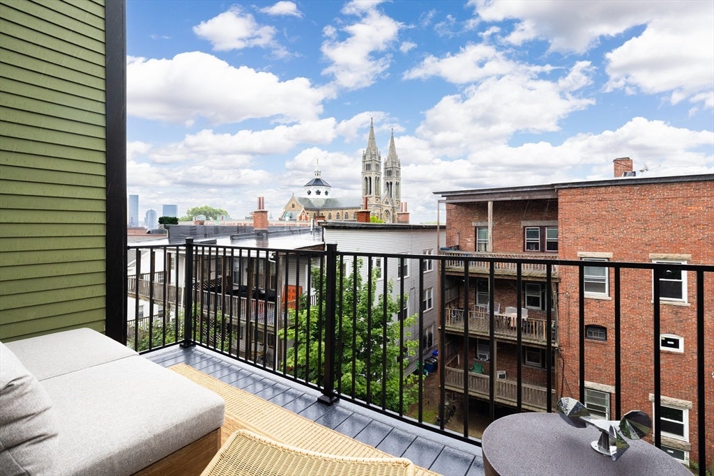 3 S Whitney Street 7