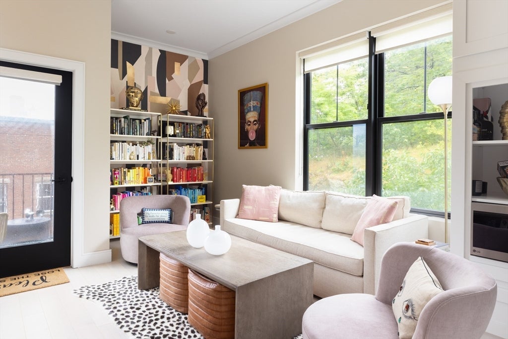 3 S Whitney Street 7