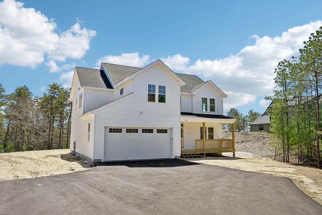33 Seabiscuit Dr, Plymouth, MA Photo #2