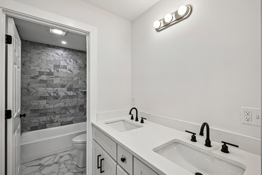 33 Seabiscuit Dr, Plymouth, MA Photo #11