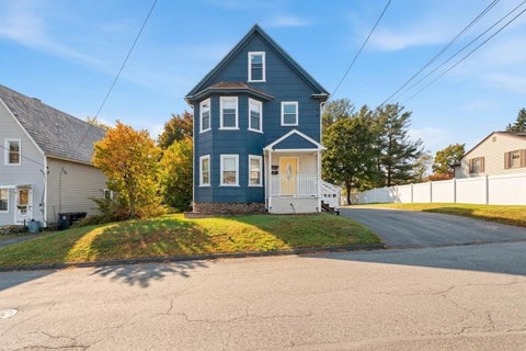 Photo of 9 Mount Avenue, Worcester, MA 01606 (MLS # 73591800)