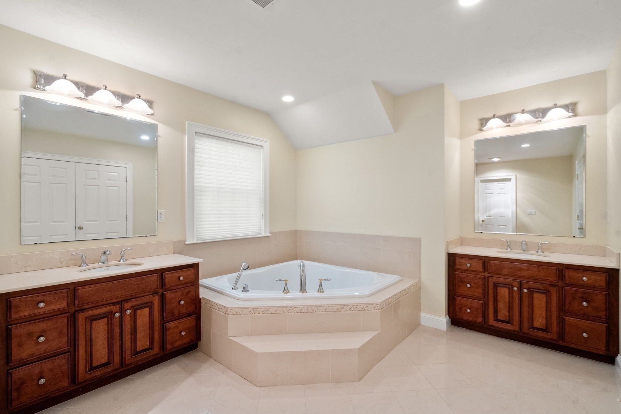 7 Turtle Creek Circle, Shrewsbury, MA, 7 Turtle Creek Circle, Shrewsbury, MA Photo #23