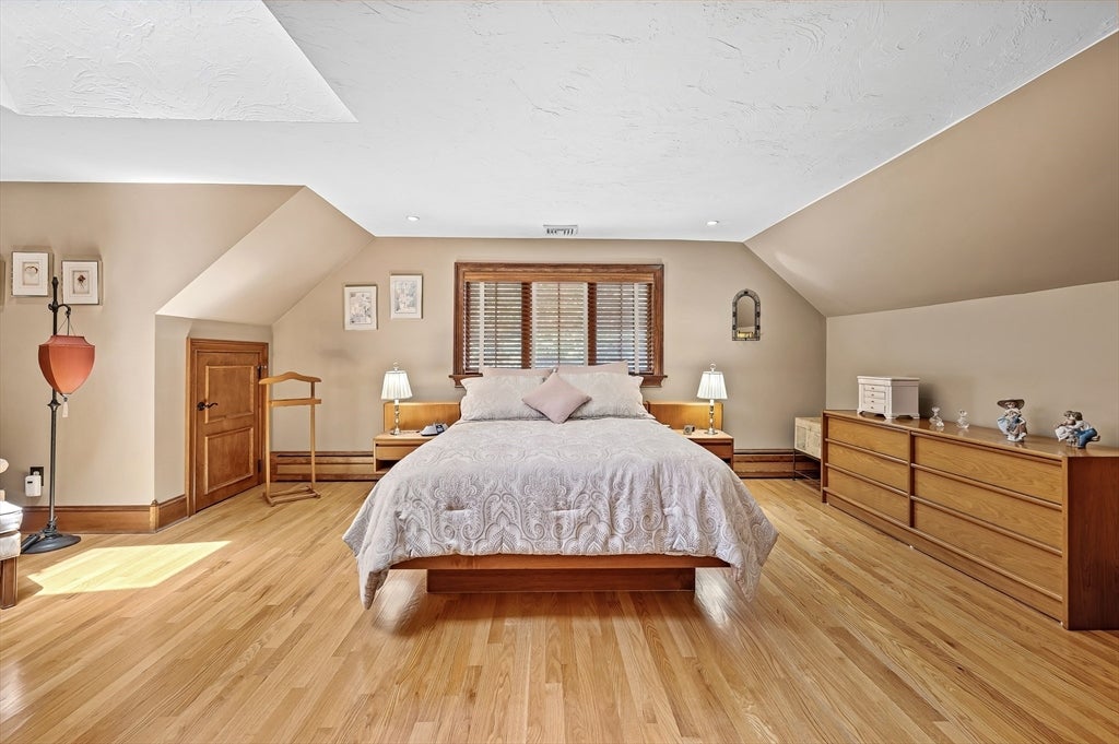9 Cranbrook Rd, Shrewsbury, MA Photo #23