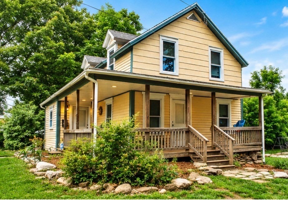 138 Charlton St