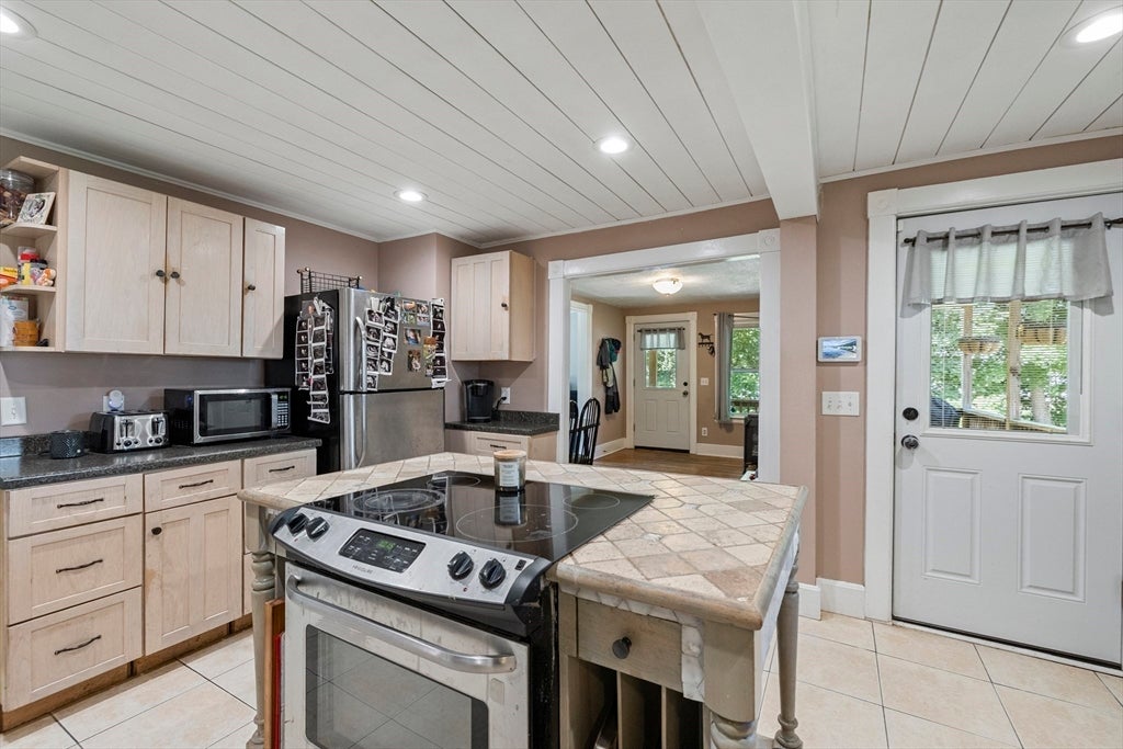 138 Charlton St