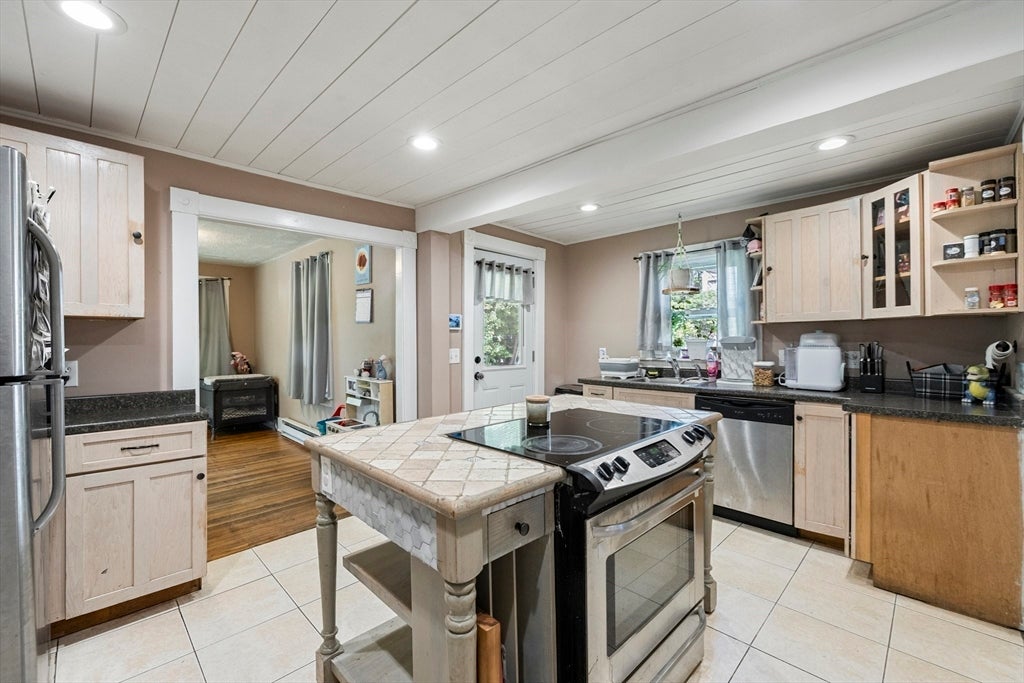 138 Charlton St