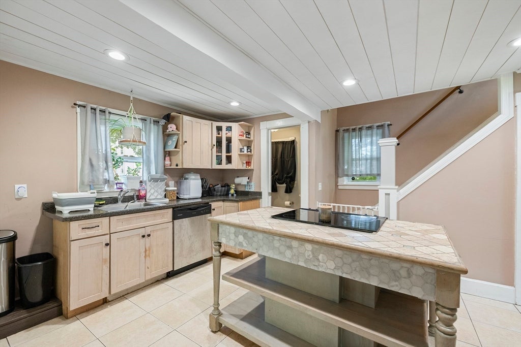 138 Charlton St