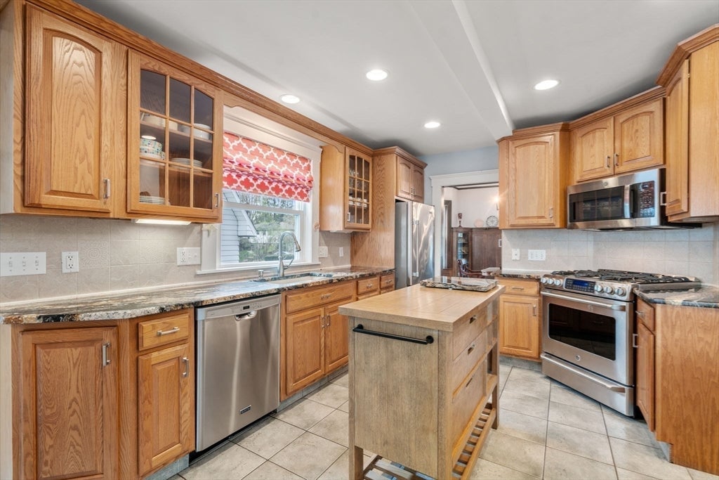 28 Maplewood Rd, Worcester, MA, 28 Maplewood Rd, Worcester, MA Photo #12