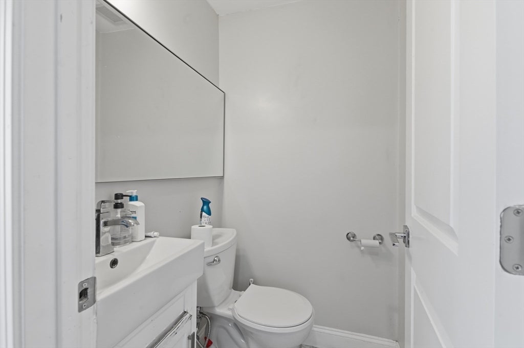9 Vassall St, Quincy, MA Photo #22