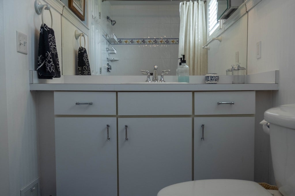 90 Shore Drive West Dr #6B, Mashpee, MA, 90 Shore Drive West Dr #6B, Mashpee, MA Photo #8