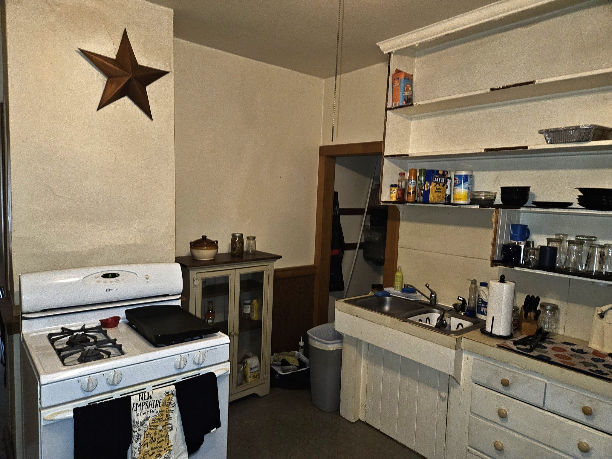 558 East School St, Woonsocket, RI, 558 East School St, Woonsocket, RI Photo #29