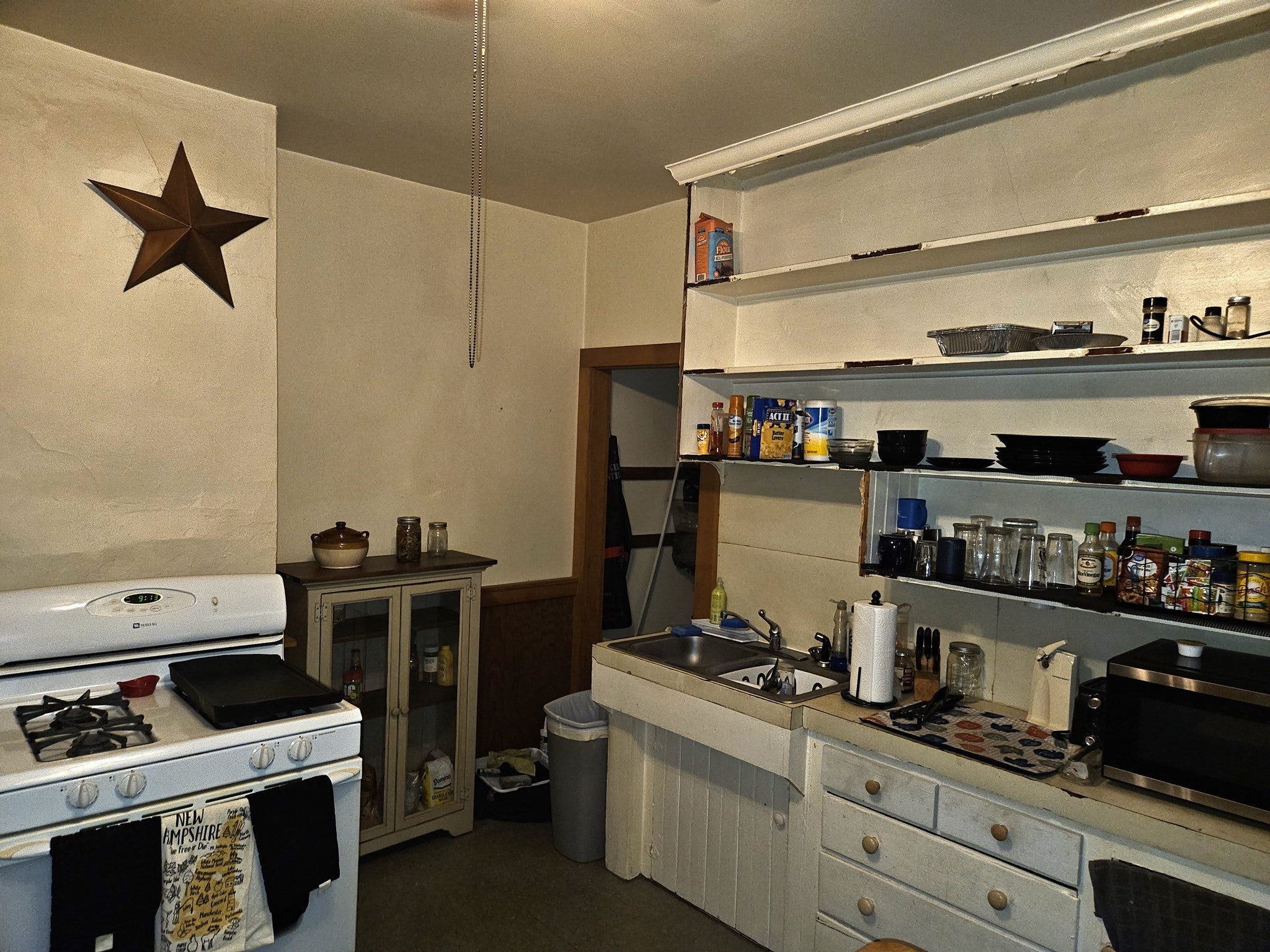 558 East School St, Woonsocket, RI, 558 East School St, Woonsocket, RI Photo #28