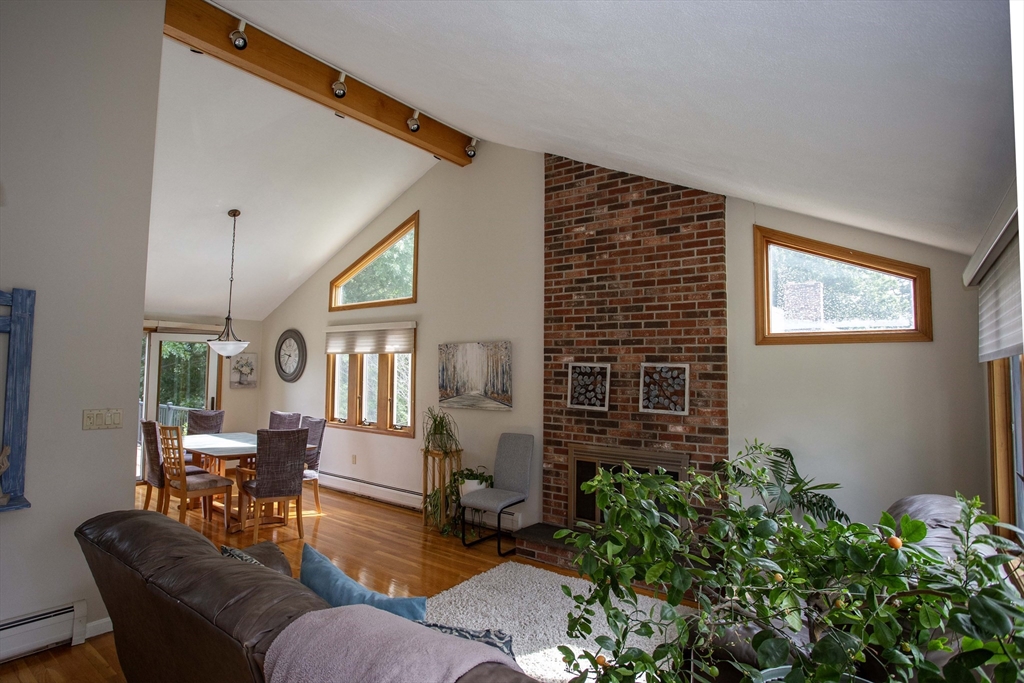 6 Woodland Ave
