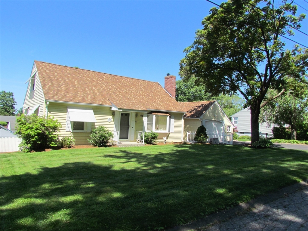 82 Laroche St