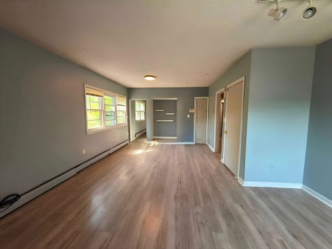 Photo of 164-166 Woodlawn St #3, Springfield, MA 01108 (MLS # 73547496)