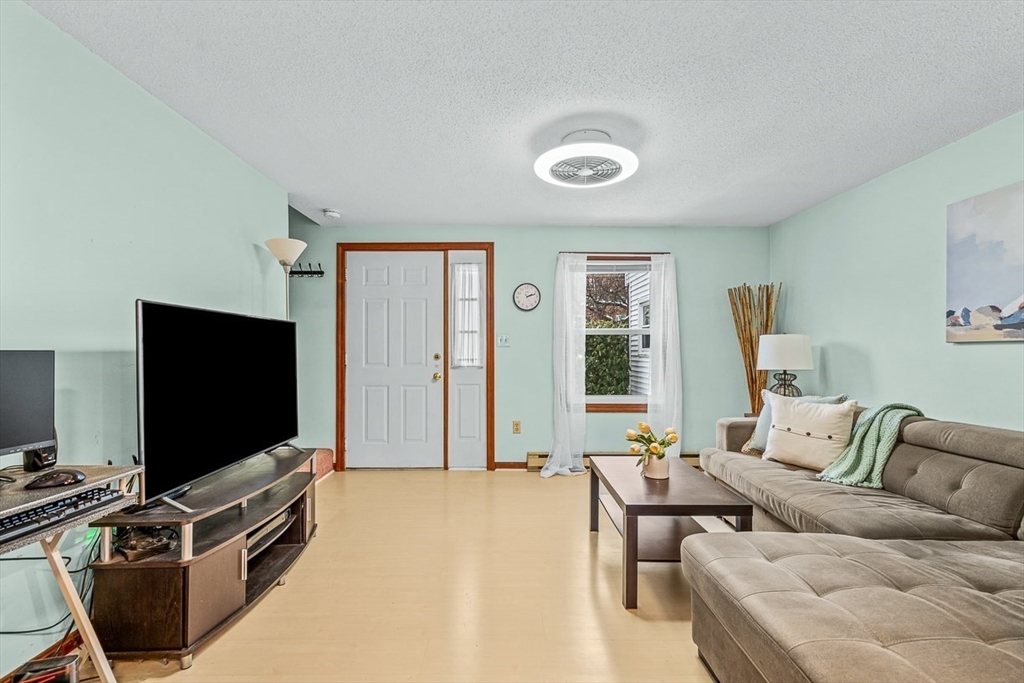 14 Waverly Pl 14