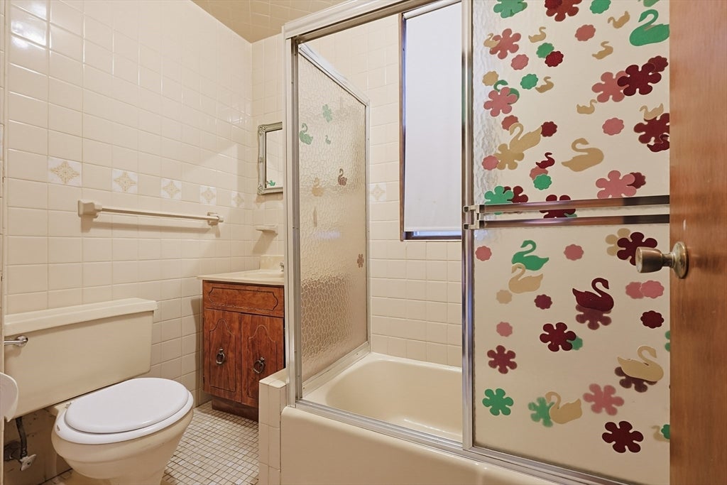 233 Saratoga Street, Boston, MA, 233 Saratoga Street, Boston, MA Photo #18