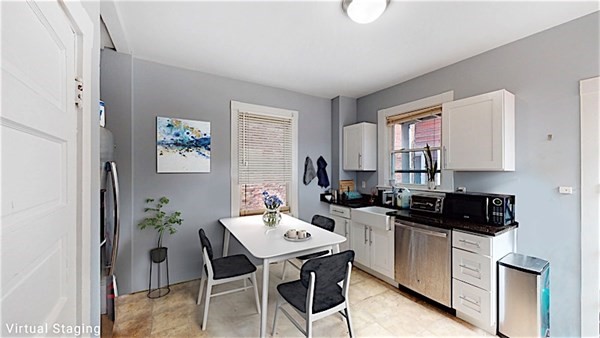 Click for 200 Harvard St #3, Cambridge, MA slideshow