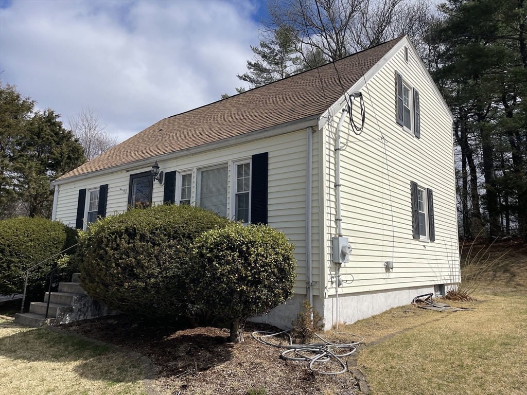12 Hendricks St