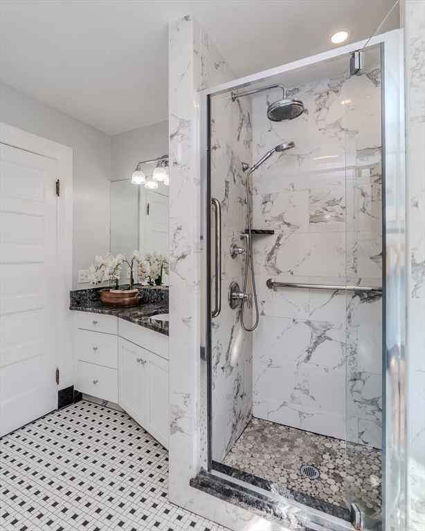 Holyoke, Massachusetts 01040, United States, 6 Bedrooms Bedrooms, ,3 BathroomsBathrooms,Residential,Active,203672